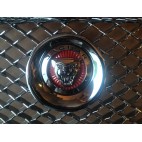 Эмблема Jaguar красная